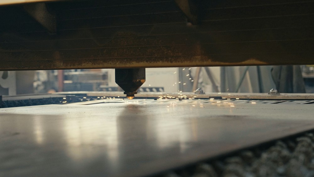 Cold rolled steel sheet on a cutting bed